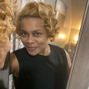 Meet your Posher, Latoya